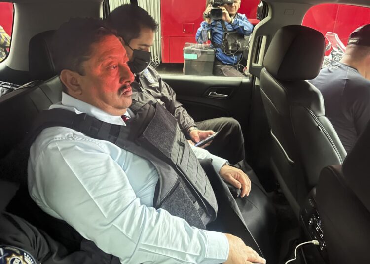 Vinculan a proceso y dan prisión preventiva al fiscal Uriel Carmona