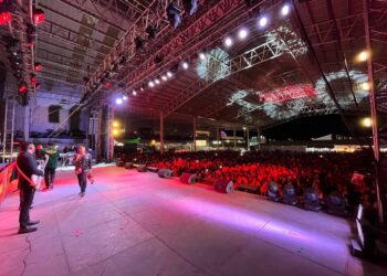 Exitosa presentación de Espinoza Paz en Fresnillo