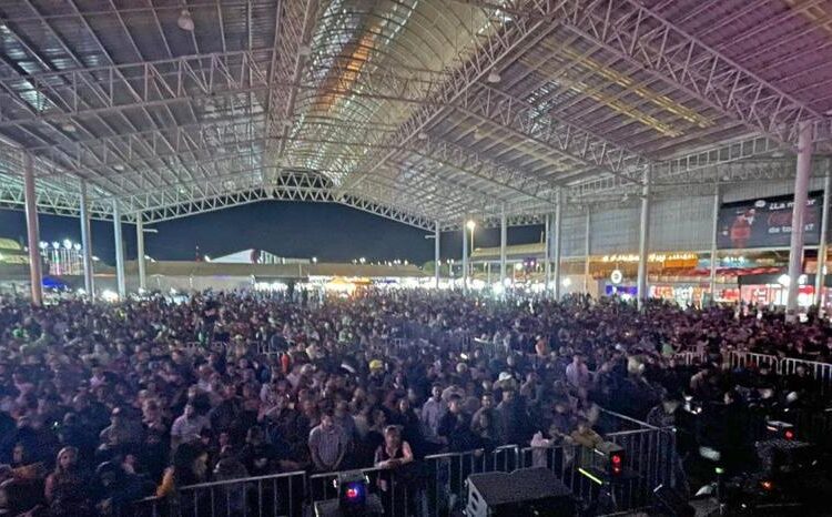 Los Ángeles Azules desbordan Fresnillo; más de 25 mil asistentes al concierto