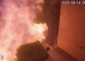 VIDEO: Incendian auto intencionalmente en la colonia Hidráulica