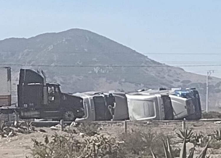 Se registra accidente carretero en Pinos
