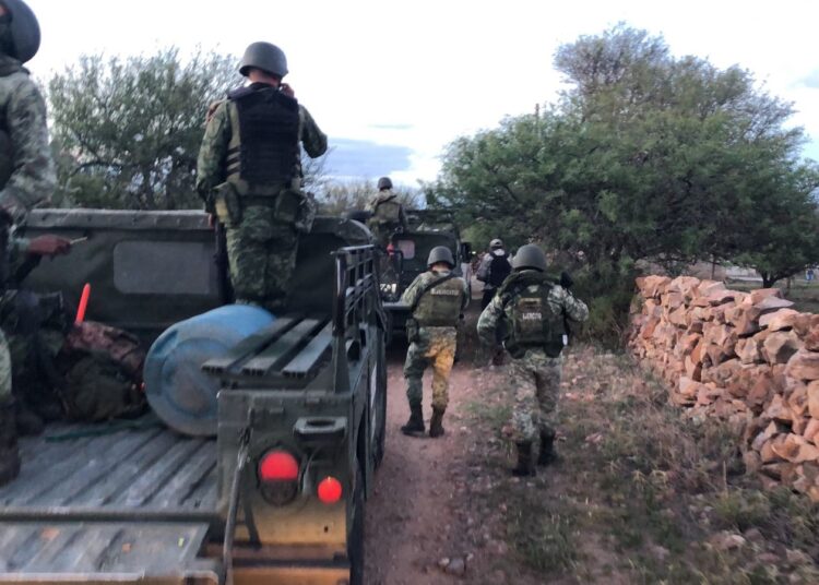 Localizan vehículo en el que secuestraron a 7 jóvenes en Malpaso