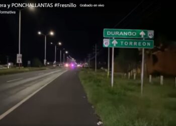 Persecución policial en Fresnillo con tiroteo, ponchallantas y volcadura