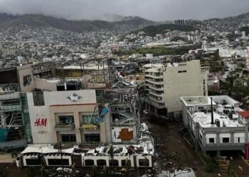 El gobernador David Monreal y estudiantes de la UAZ se encuentran varados en Acapulco