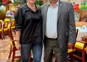 Pide Rector becas del Bienestar para estudiantes de preparatoria