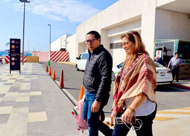 Una de las tres mexicanas varadas en Isarel ya fue rescatada; se encuentra con su familia