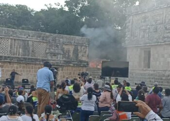 Cortocircuito interrumpe evento de AMLO en la zona arqueológica de Uxmal