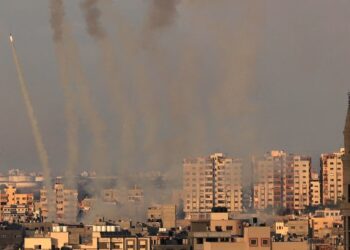 Hay tres zacatecanas varadas en Israel, confirma gobernador