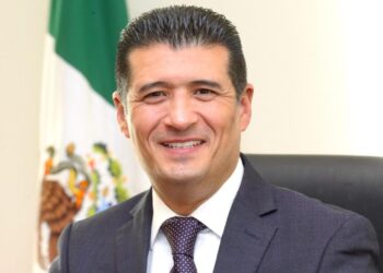 Adrián Alcalá es el nuevo presidente del INAI