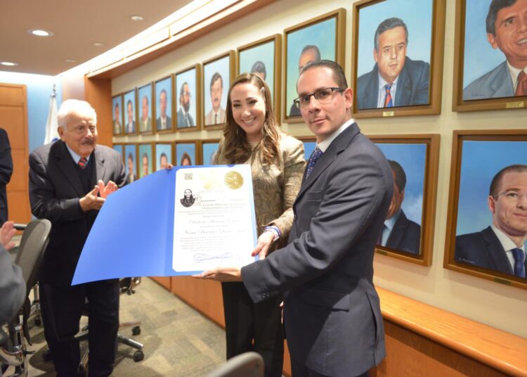 Recibe la diputada Noemí Luna doctorado Honoris Causa por el IMEPP