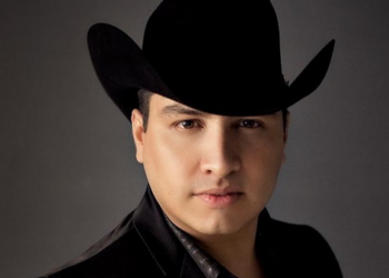 Resultan ilesos Julión Álvarez y familia, en balacera entre grupos rivales