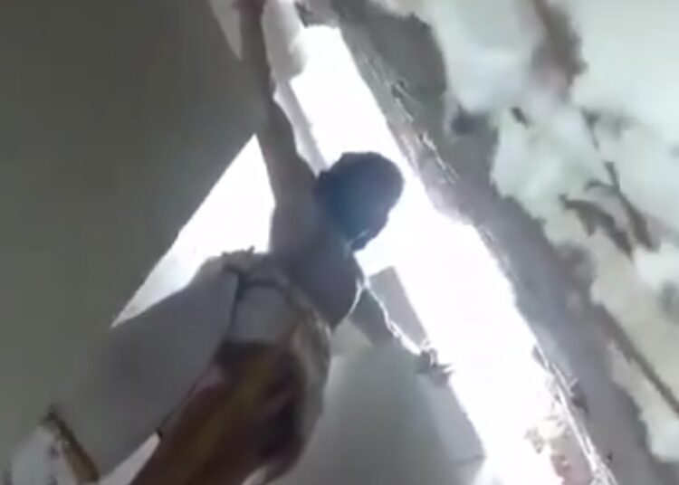 ¿Milagro? Crucifijo se mantiene intacto pese a derrumbe en SLP