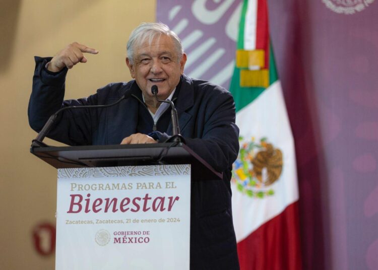 Quien me va a sustituir, va a ser igual o mejor que yo: López Obrador