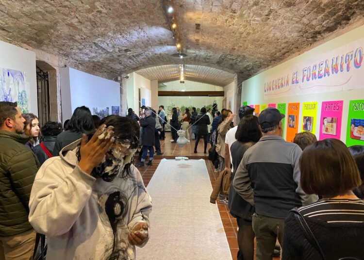 Artistas jóvenes emergentes, muestran su talento en la exposición “Ser Cotidianos”