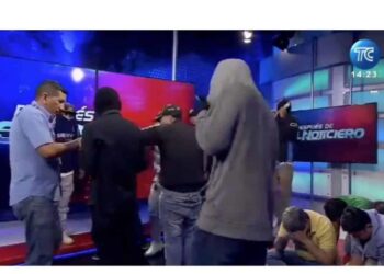 Grupo armado toma canal de televisión y la Universidad de Guayaquil, Ecuador