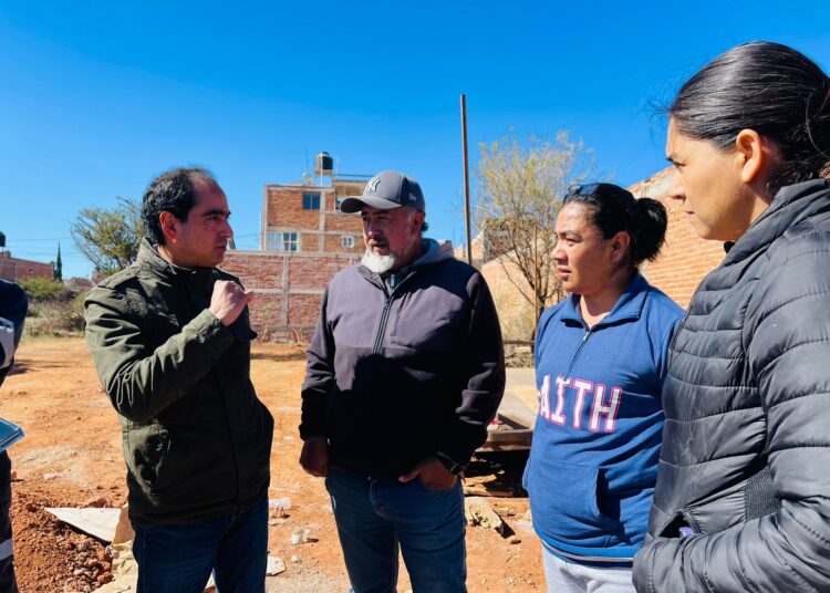 Supervisa Pepe Saldivar obras de redes de agua potable y drenaje para garantizar calidad