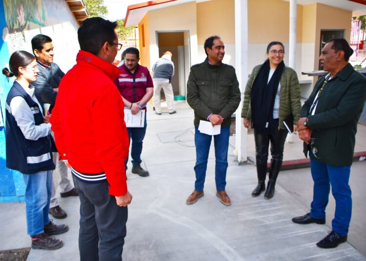 Supervisa Pepe Saldivar los trabajos de rehabilitacion de infraestructura educativa en Guadalupe