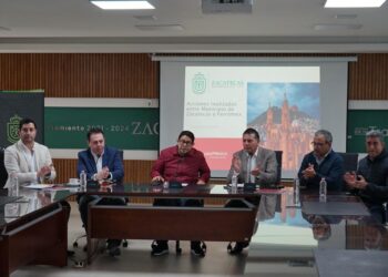 Ayuntamiento capitalino y Ferromex limpian espacios aledaños a las vías del tren