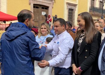 Estamos hartos de estos malos gobiernos; nos tienen en el último lugar, dice Miguel Varela