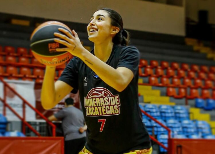 Mineras divide serie y cae ante Quetzales 70-63