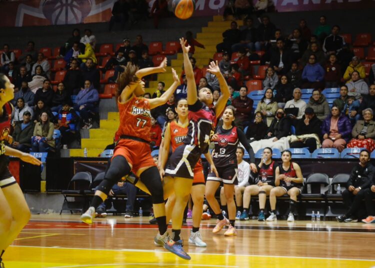Mineras barre la serie de Basketbol en casa frente a Huskys de Querétaro