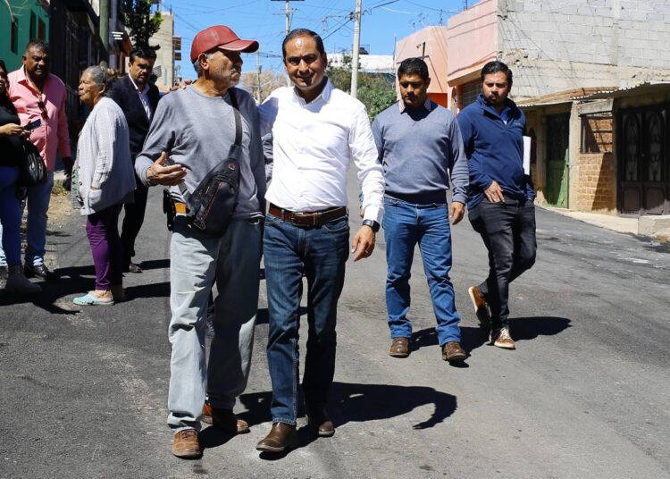 Supervisa Pepe Saldivar reencarpetamiento de calles en colonia Tierra y Libertad