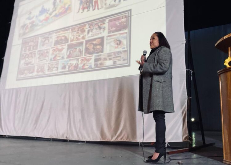 Dictan conferencia sobre el amor y la amistad en teatro de Fresnillo