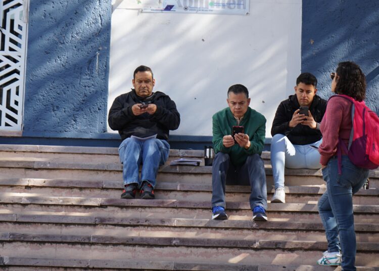 Continúa bloqueo en Centro de Idiomas UAZ; No hay acuerdo