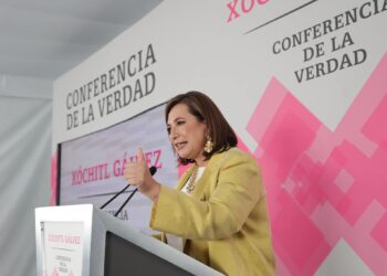 Xóchitl Gálvez arranca con caminata nocturna en Zacatecas