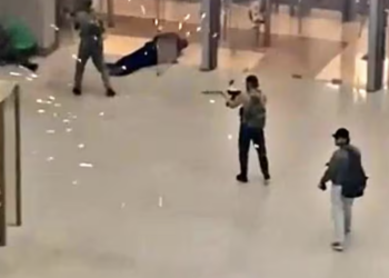 VIDEO: Tragedia en sala de conciertos de Moscú, sujetos rafagean a asistentes