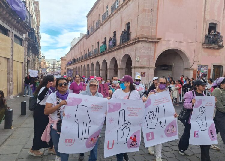 Reprime gobierno de Zacatecas a marchistas; detiene a un número indeterminado de mujeres