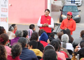 Se compromete Femat apoyar con tinacos de agua potable y reciclable en los hogares