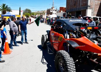 Rugen motores del campeonato Off Road en La zacatecana