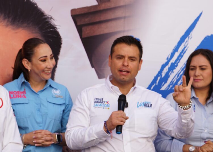 Voy a ir por cada uno de los sectores de la población, promete Miguel Varela