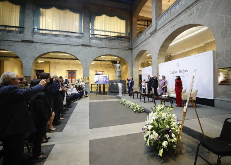 El Senado de la república rinde homenaje póstumo a Carlos Rojas