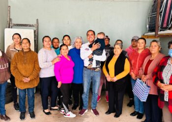 Cálido encuentro de Pepe Saldivar con las “Dalias”, damas de la Tercera Edad de Guadalupe
