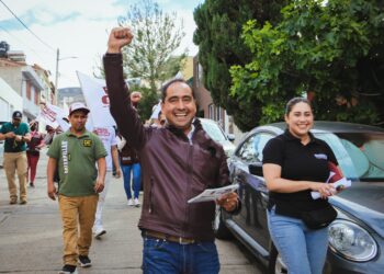 Pepe Saldivar recorre colonias y calles guadalupenses en busca del voto