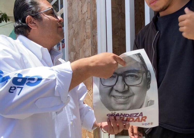 Promete Roberto Luévano solución al abasto de agua potable en Guadalupe