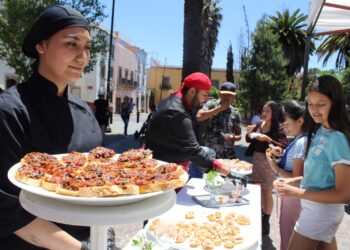 Deliciosa muestra gastronómica de estudiantes de la Universidad EDUCEM