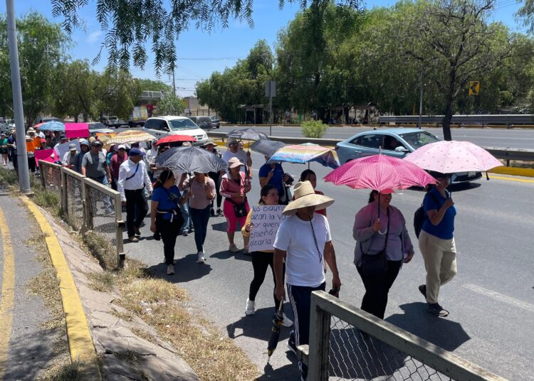 Maestros marchan en Zacatecas por la aparición del “Profe Chayito”; fue secuestrado