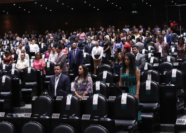 Posponen votación de reforma para crear fondo de pensiones por dictamen modificado