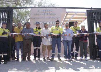 Entrega Newmont Peñasquito área recreativa con alberca a familias del ejido Cedros en Mazapil