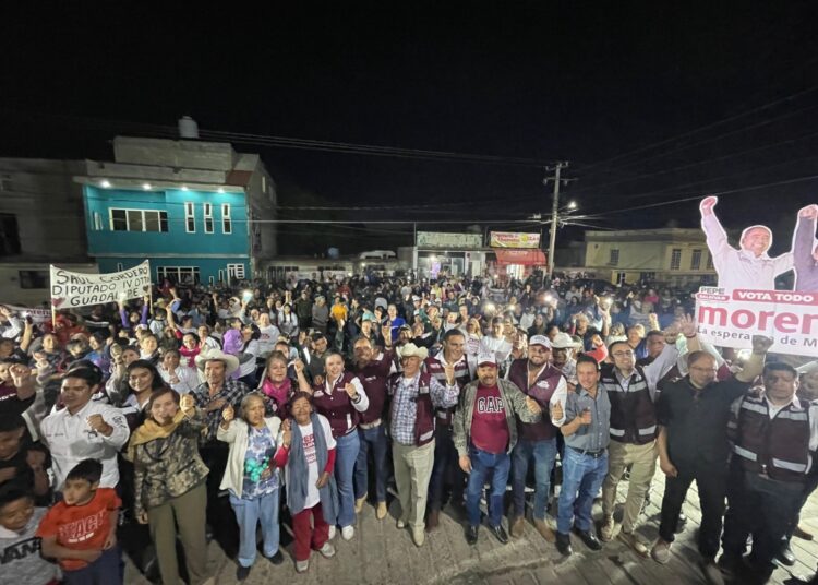 Intensifica Pepe Saldivar su campaña en comunidades; recibe apoyo de familias