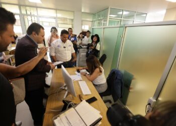 Presenta el candidato Miguel Varela, denuncia por presunta corrupción del alcalde Jorge Miranda