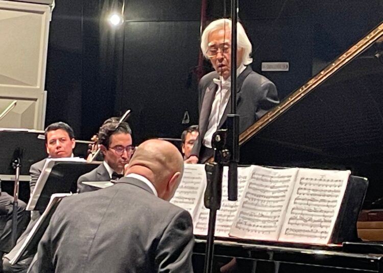 El maestro Jooyong Ahn dirige concierto con la Orquesta de Cámara de Zacatecas