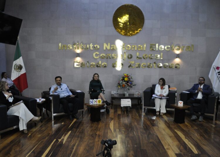 Saúl Monreal y Verónica Díaz, no se presentaron al debate que organizó el INE en Zacatecas