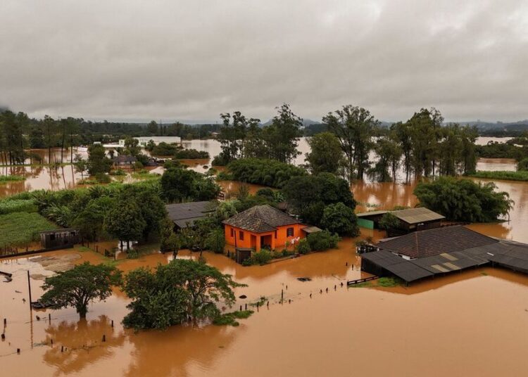 Fuertes lluvias provocan inundaciones en Brasil; deja 56 muertos