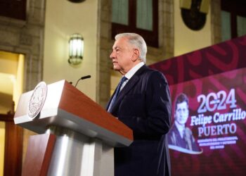 AMLO aprueba gabinete de Sheinbaum; peso se recupera y ella transmite confianza a empresarios, asegura