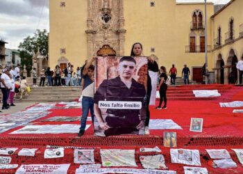 Familiares de desaparecidos oran y exigen el regreso de sus familiares en el Santuario de Plateros