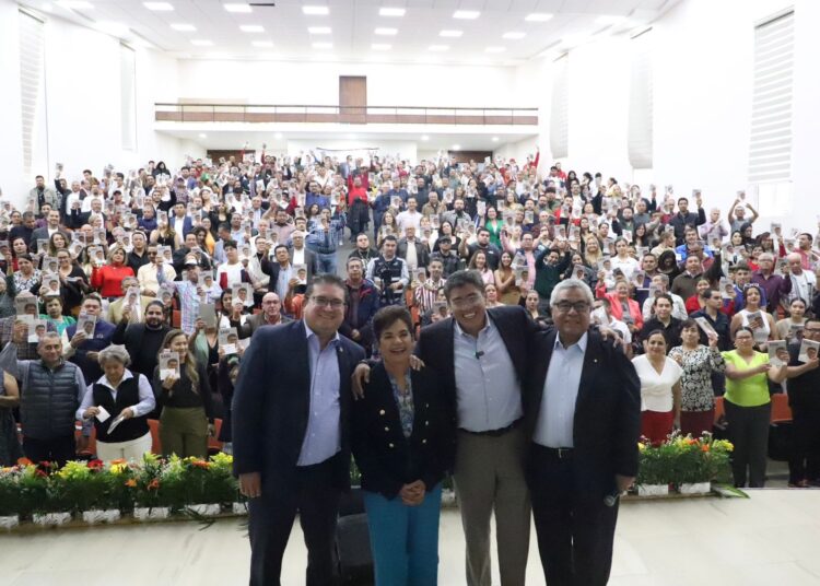 No pretendo lucrar con mi vida, dice Saúl Monreal al presentar libro autobiográfico